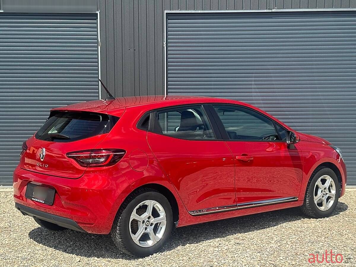 2021' Renault Clio photo #4