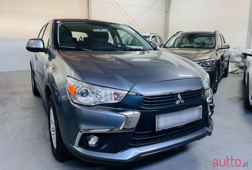 2016' Mitsubishi ASX photo #2
