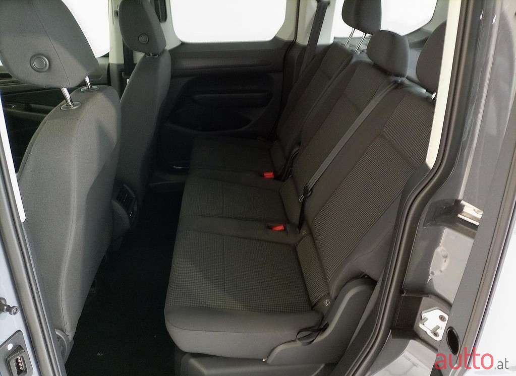 2023' Volkswagen Caddy photo #4