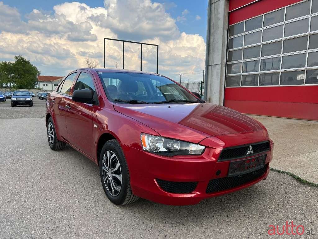 2010' Mitsubishi Lancer photo #3