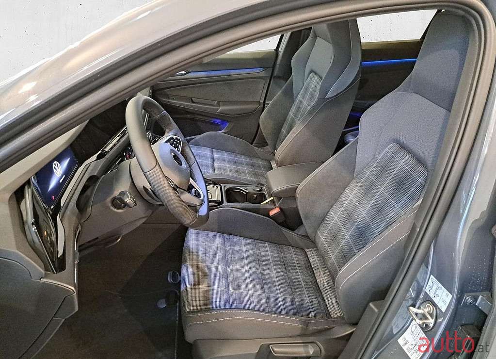 2023' Volkswagen Golf photo #5