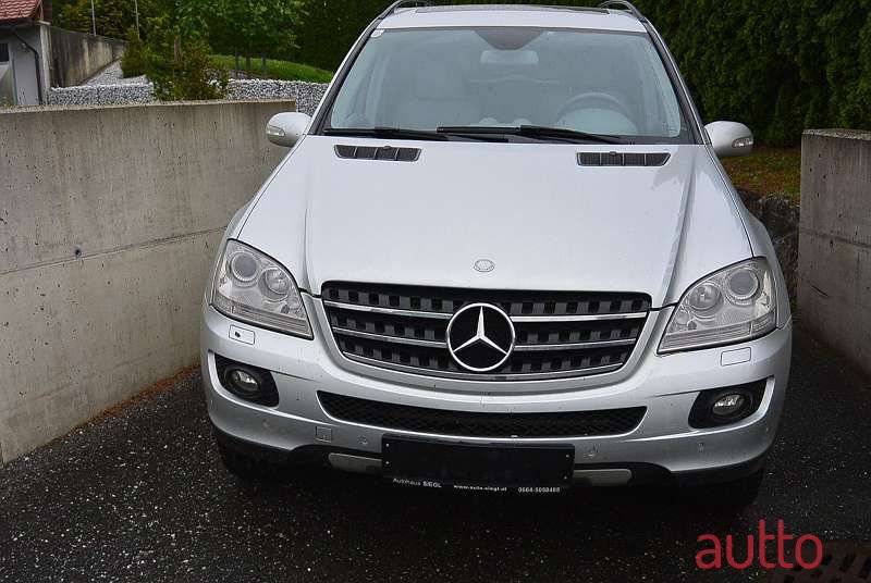 2007' Mercedes-Benz M Klasse photo #2