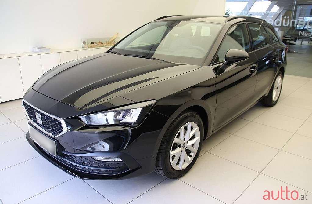 2021' SEAT Leon photo #1