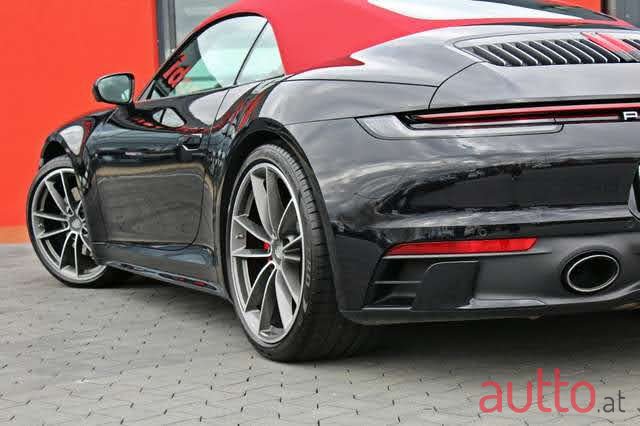 2019' Porsche 911 Carrera 4s photo #7