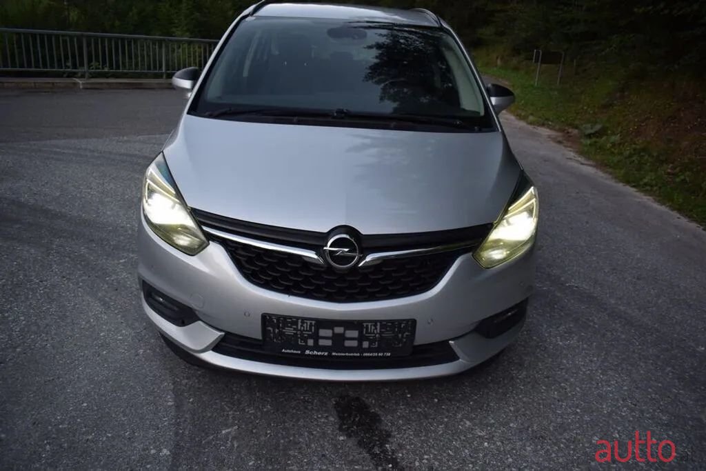 2017' Opel Zafira photo #4