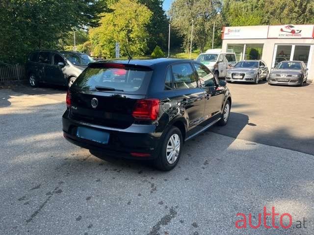 2015' Volkswagen Polo photo #2