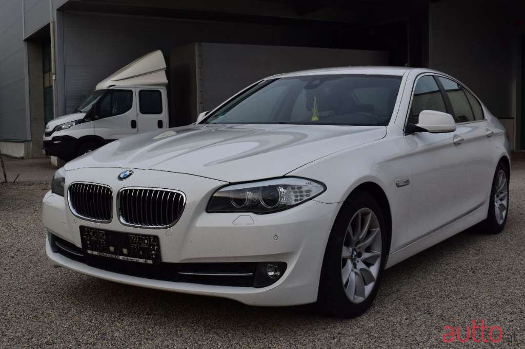 2013' BMW 5Er-Reihe photo #2