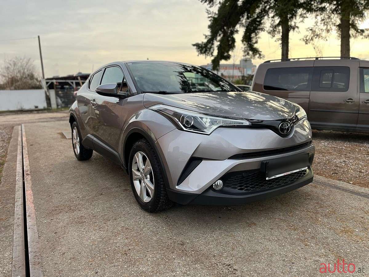2018' Toyota C-HR photo #6
