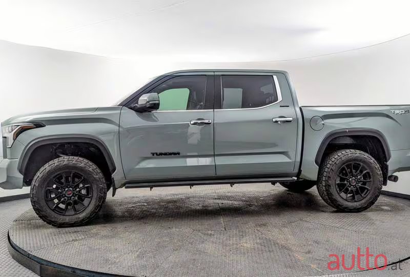 2022' Toyota Tundra LIMITED CREWMAX 4WD photo #2