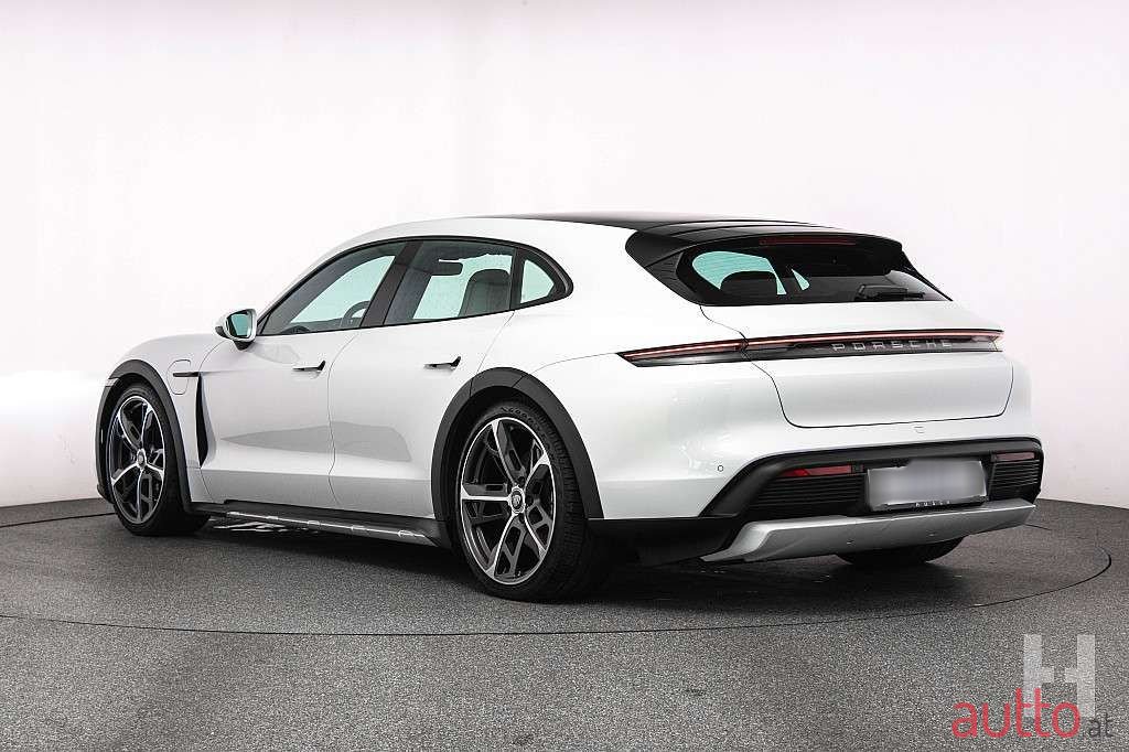 2022' Porsche Taycan photo #4