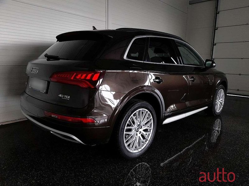 2019' Audi Q5 photo #2