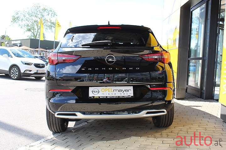 2022' Opel Grandland X photo #5