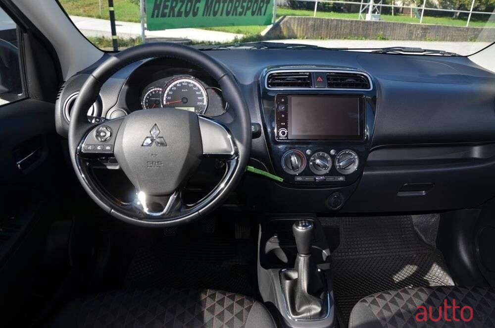 2022' Mitsubishi Space Star photo #4