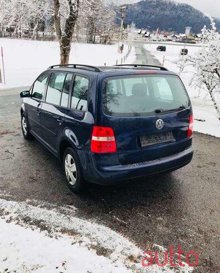 2003' Volkswagen Touran photo #2