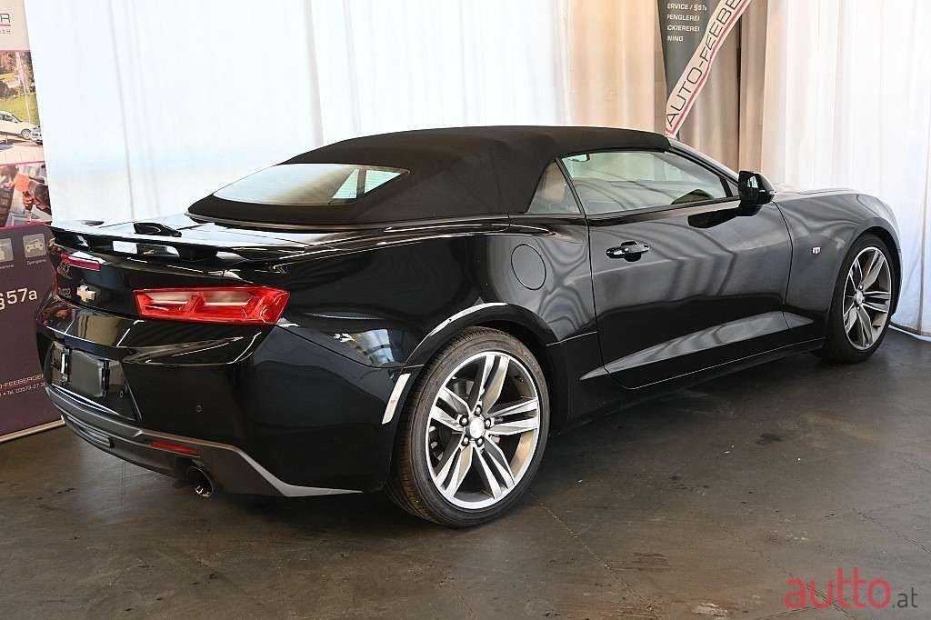 2019' Chevrolet Camaro photo #2