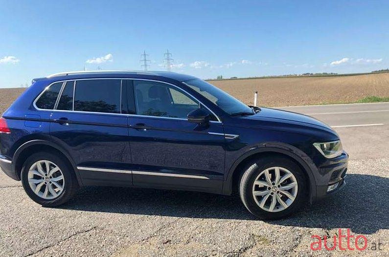 2016' Volkswagen Tiguan photo #1