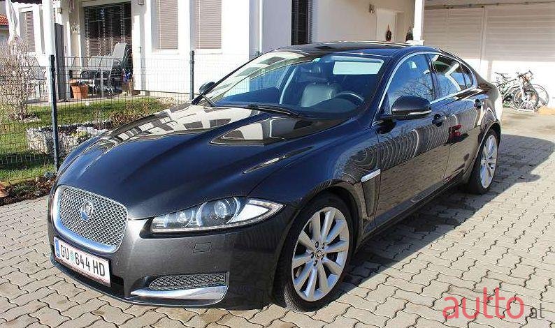 2012' Jaguar XF photo #1