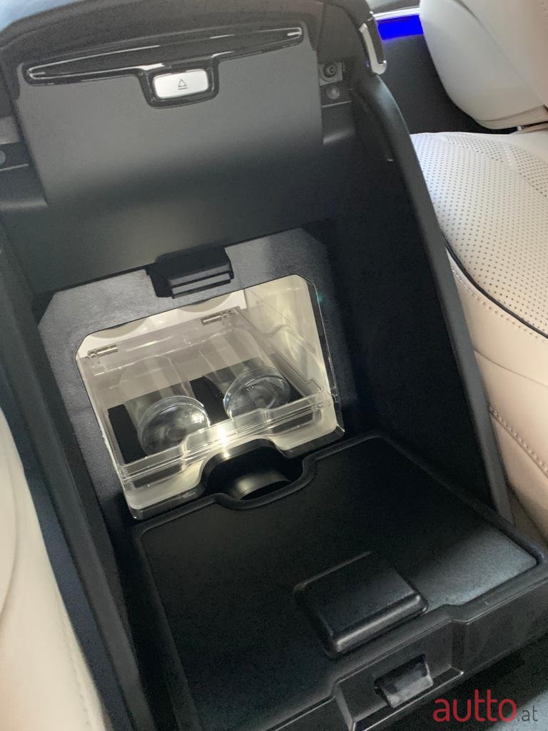 2016' Mercedes-Benz S 600 Maybach photo #6