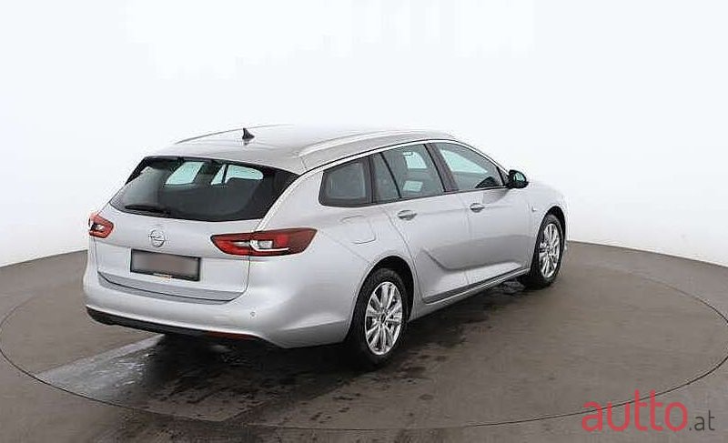 2019' Opel Insignia photo #3