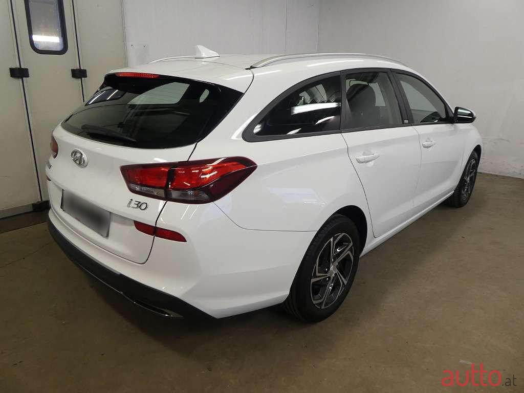 2021' Hyundai i30 photo #3
