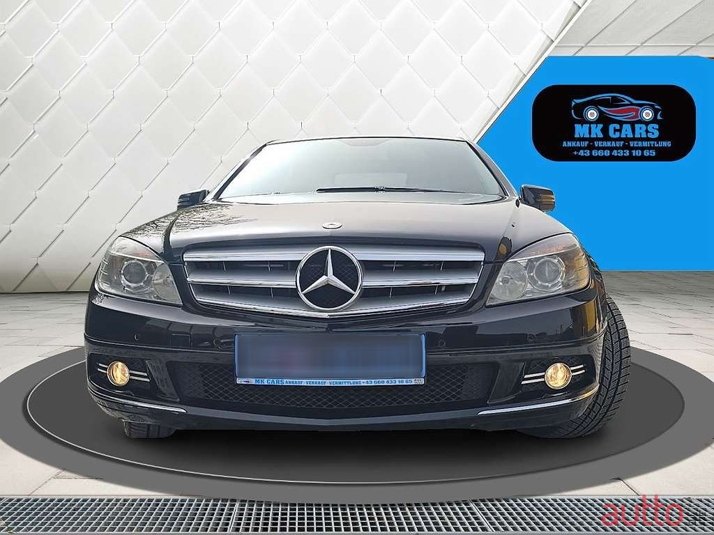 2011' Mercedes-Benz C-Klasse photo #1