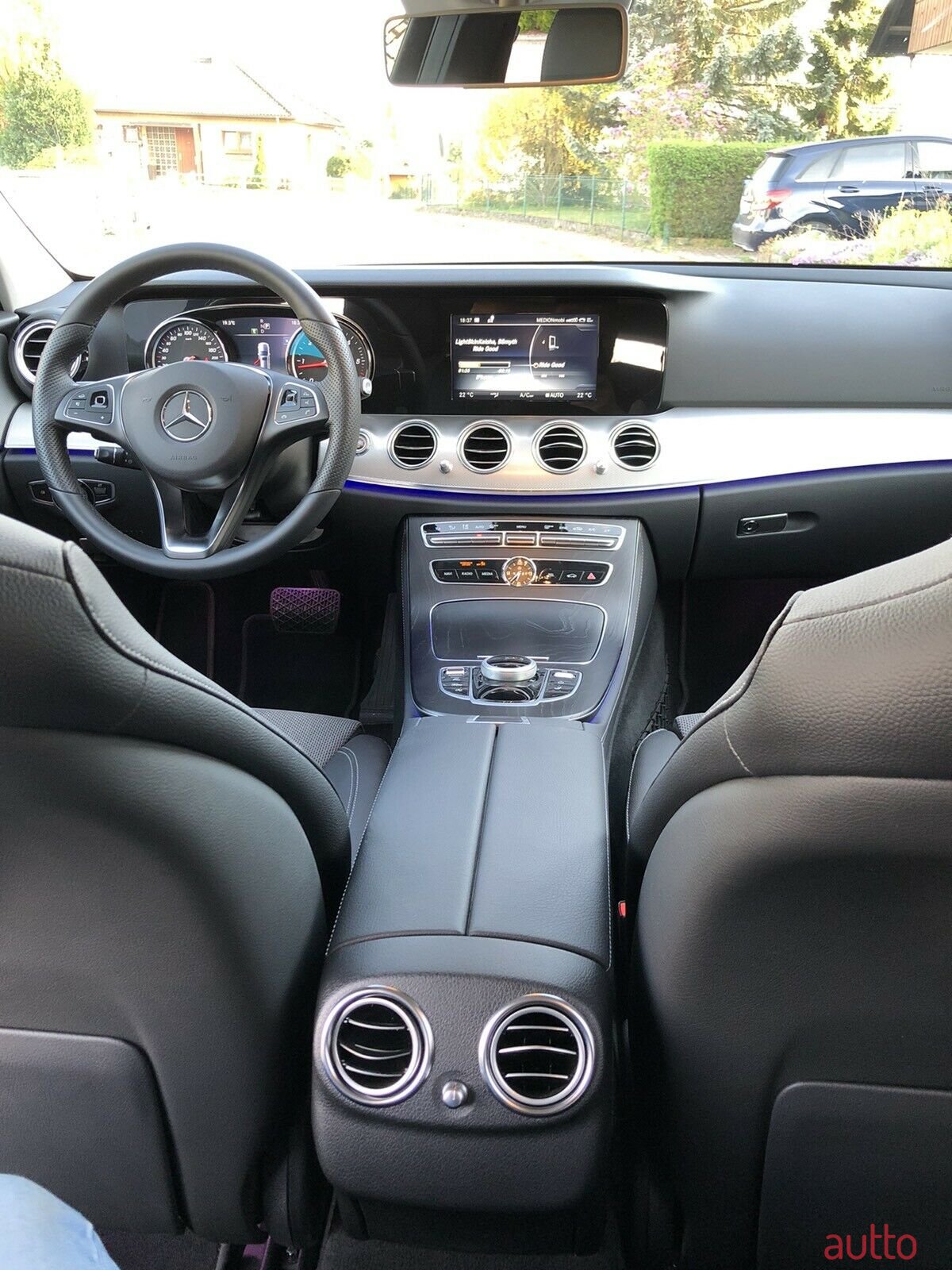 2018' Mercedes-Benz 230E photo #2