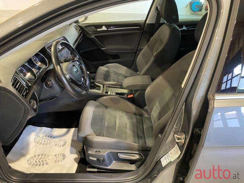 2020' Volkswagen Golf photo #1