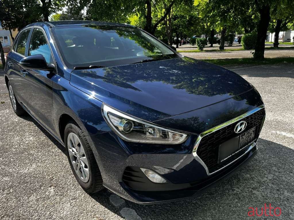 2020' Hyundai i30 photo #3