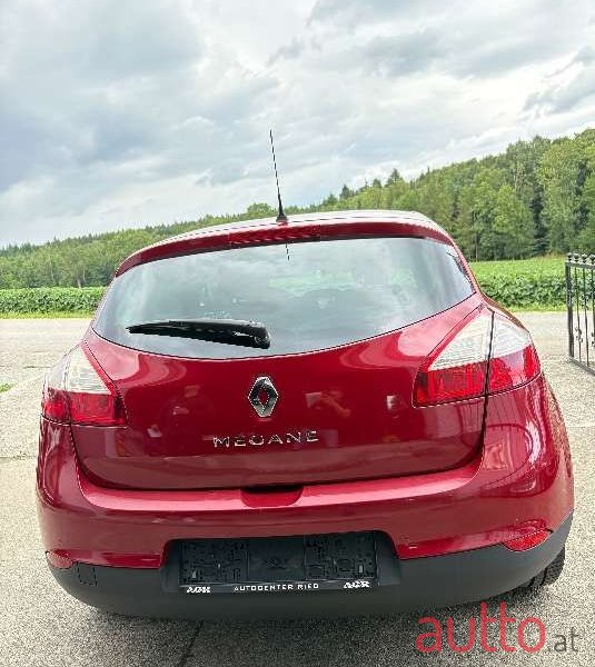 2009' Renault Megane photo #5