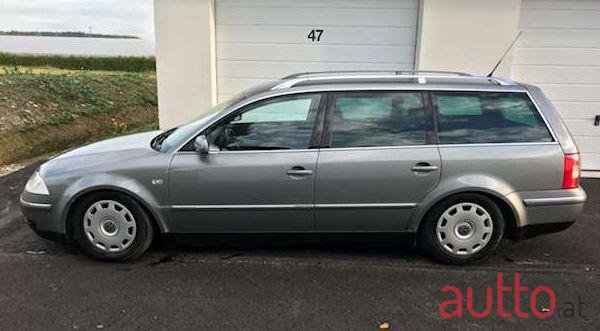 2001' Volkswagen Passat photo #1