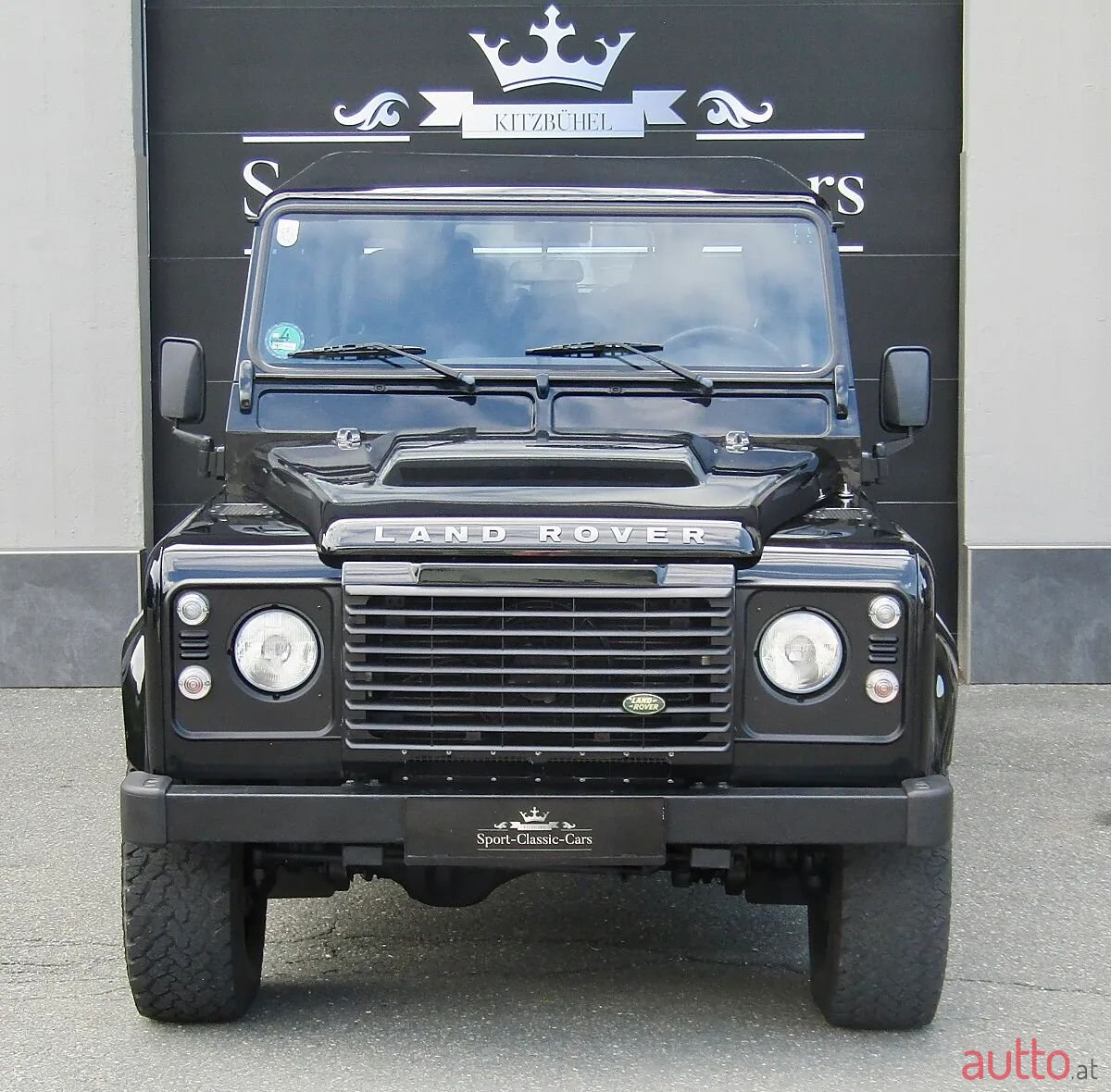 2010' Land Rover Defender photo #2