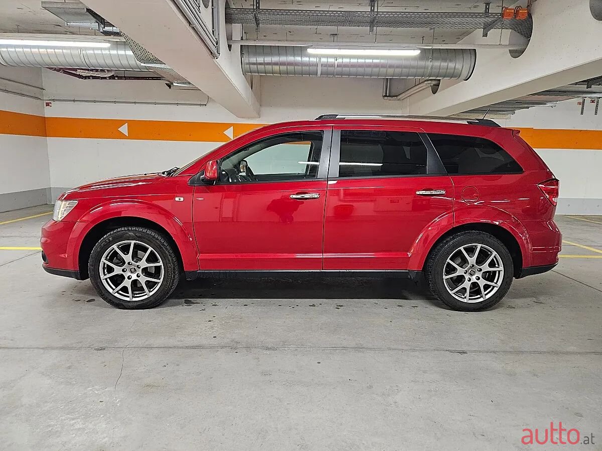 2015' Fiat Freemont photo #4