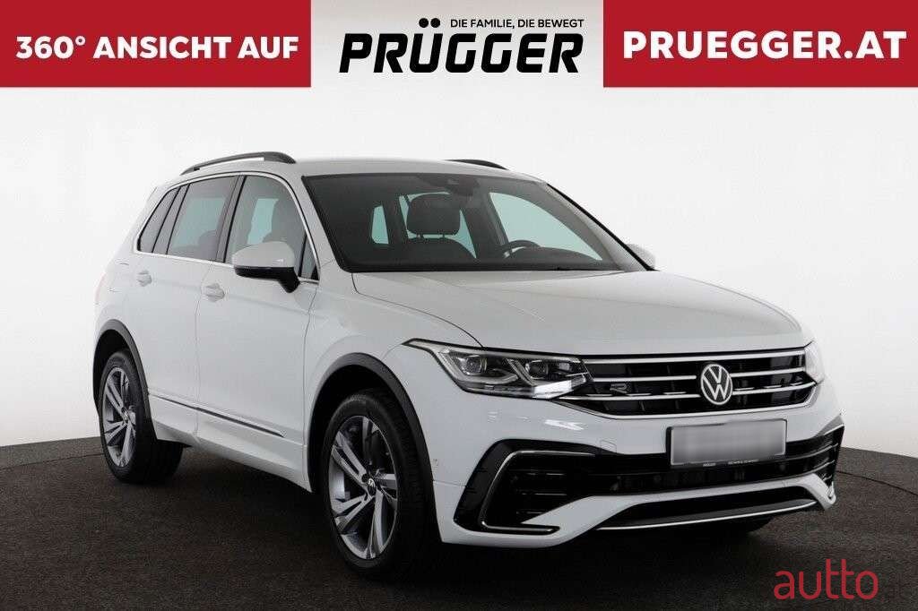 2022' Volkswagen Tiguan photo #4