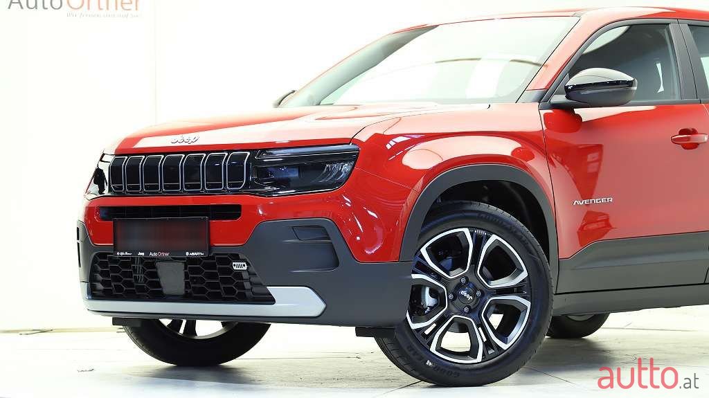2023' Jeep Avenger photo #2