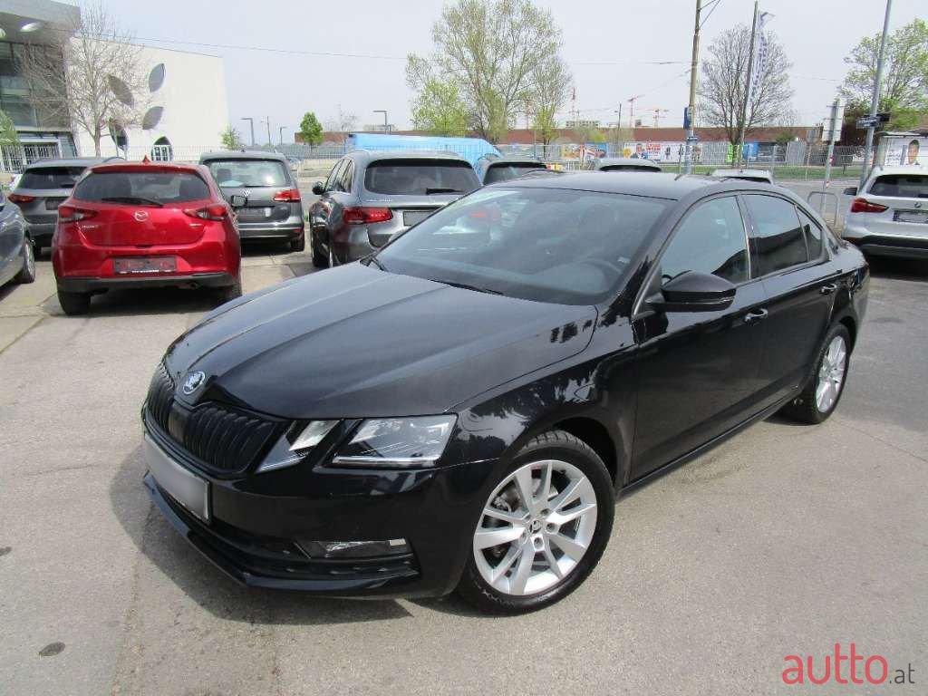 2020' Skoda Octavia photo #2