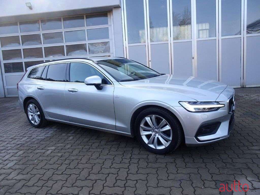 2021' Volvo V60 photo #2