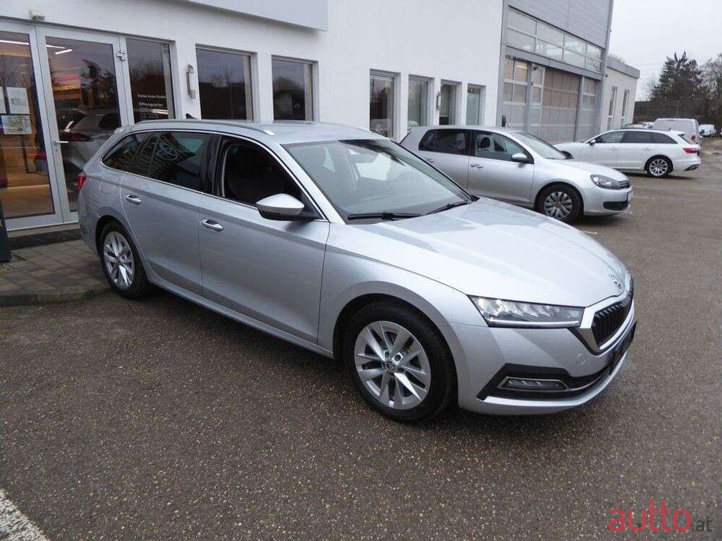 2022' Skoda Octavia photo #6