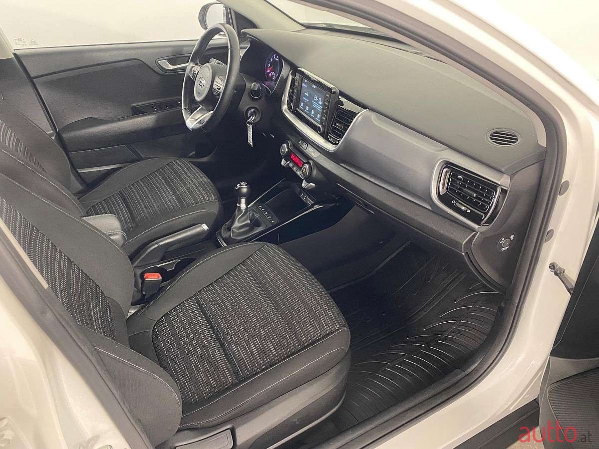 2020' Kia Stonic photo #5