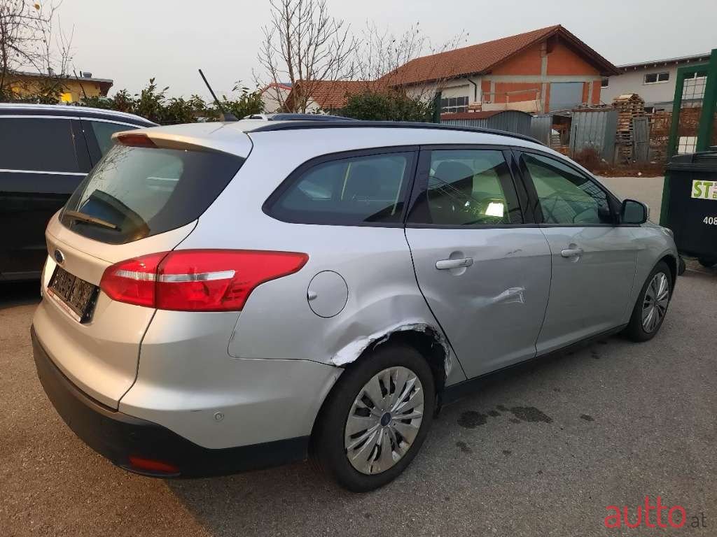 2017' Ford Focus photo #4