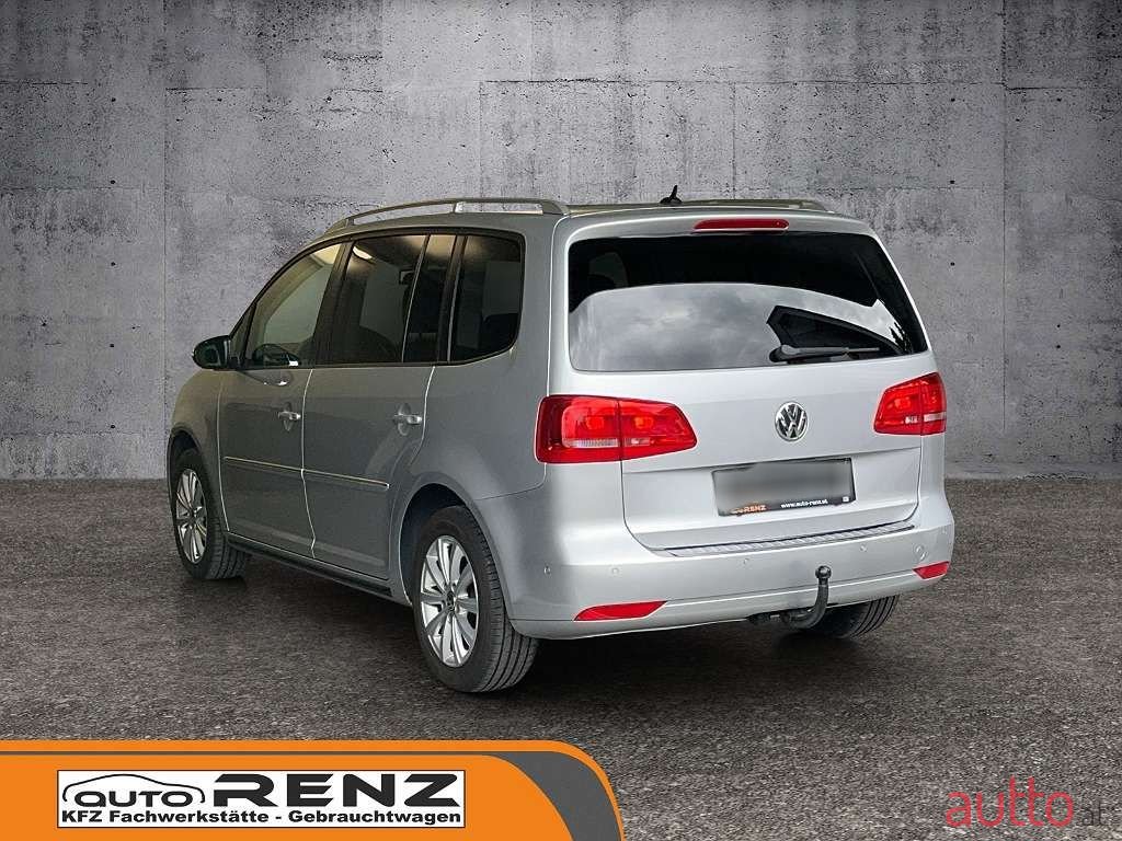 2014' Volkswagen Touran photo #6