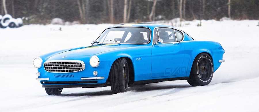 Watch The Volvo P1800 Cyan Have Fun In The Snow