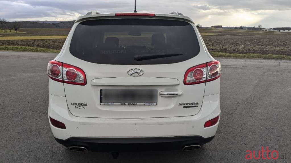 2010' Hyundai Santa Fe photo #4