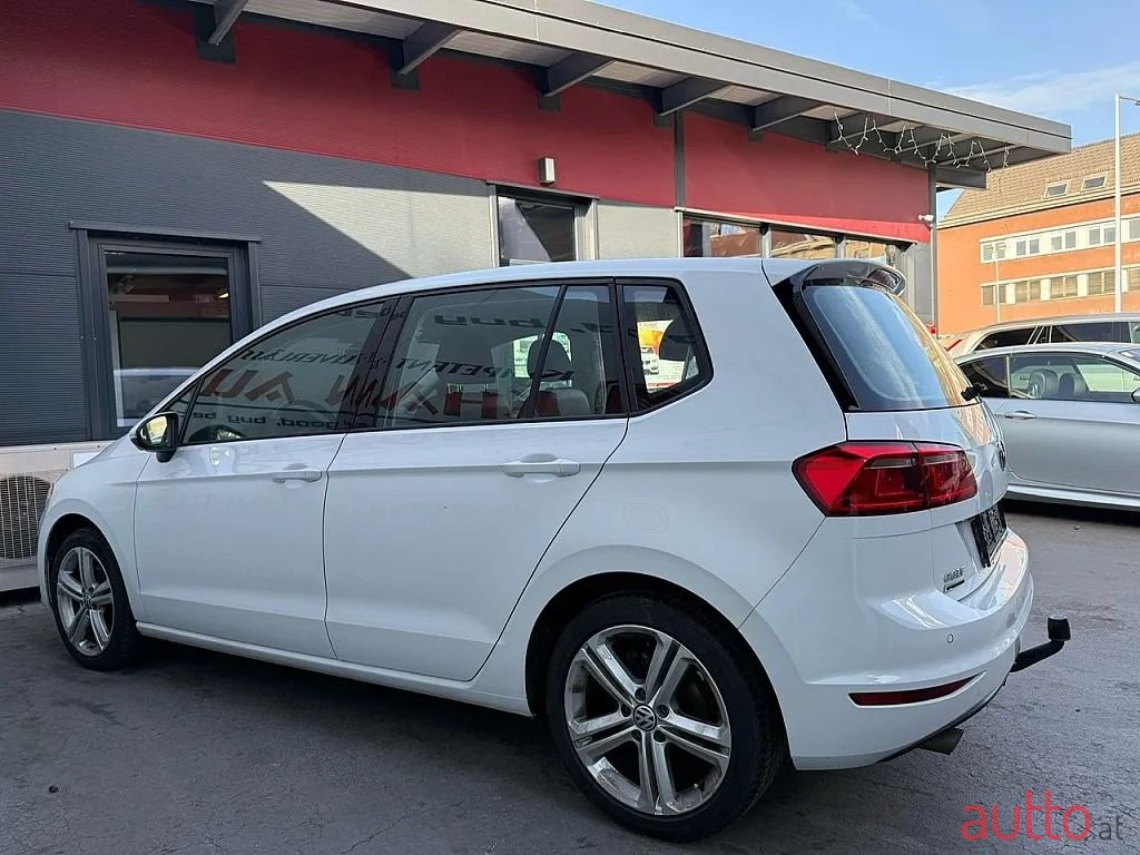 2014' Volkswagen Golf photo #3