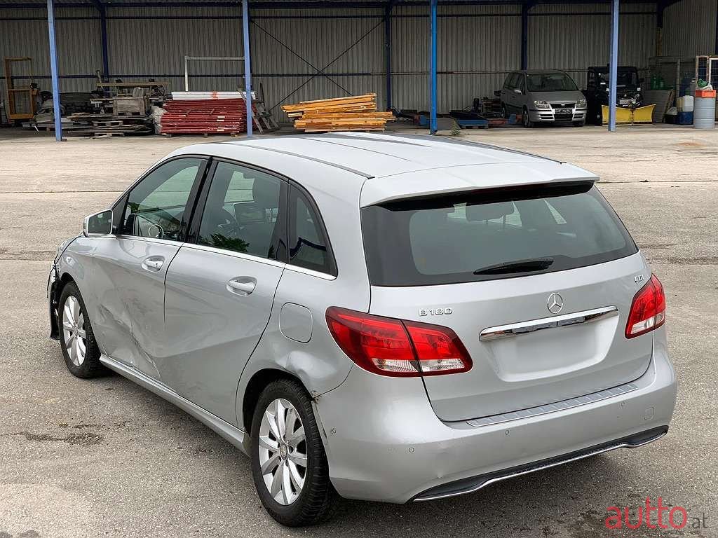 2015' Mercedes-Benz B-Klasse photo #5