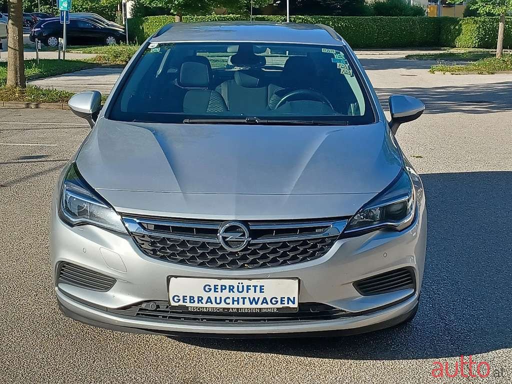 2017' Opel Astra photo #1
