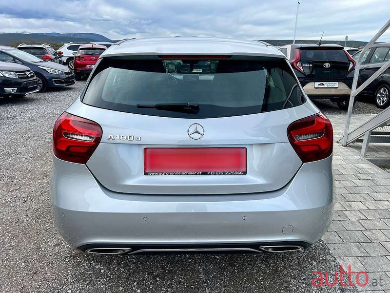 2017' Mercedes-Benz A-Klasse photo #4