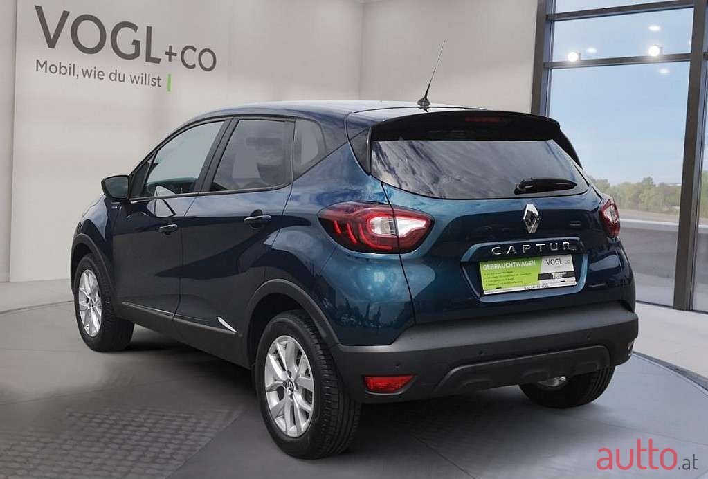 2020' Renault Captur photo #5