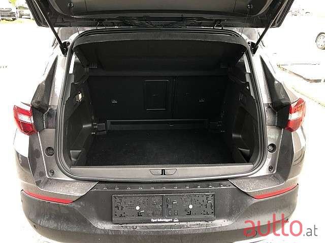 2020' Opel Grandland X photo #6