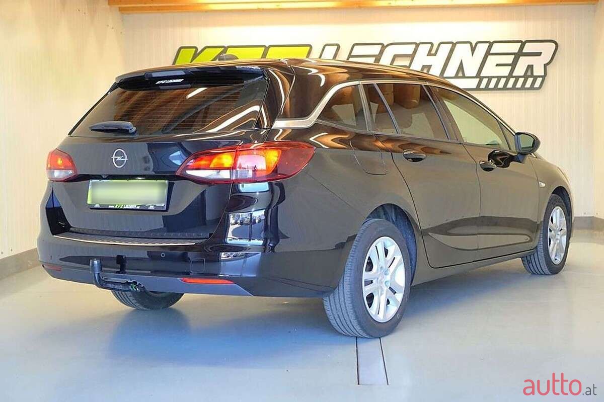 2020' Opel Astra photo #3