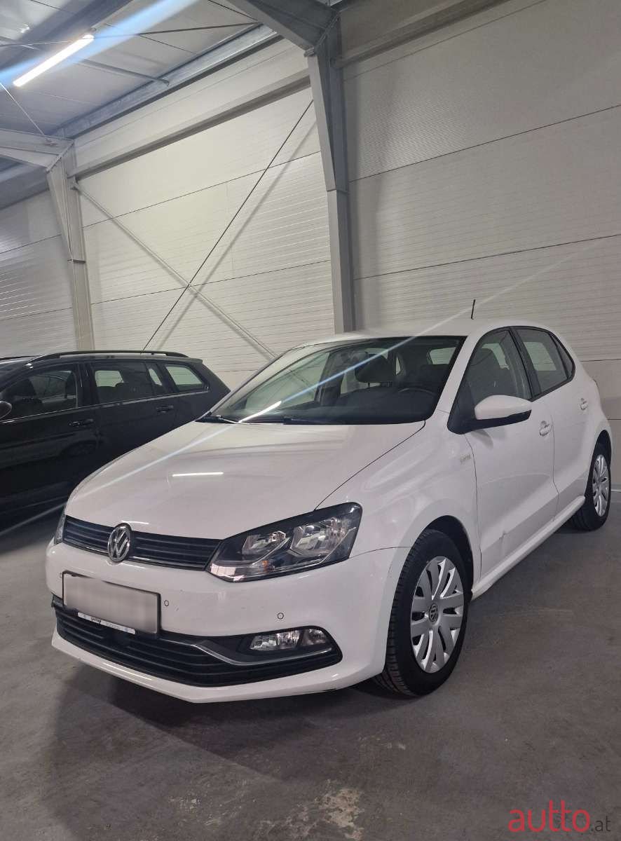 2014' Volkswagen Polo photo #2